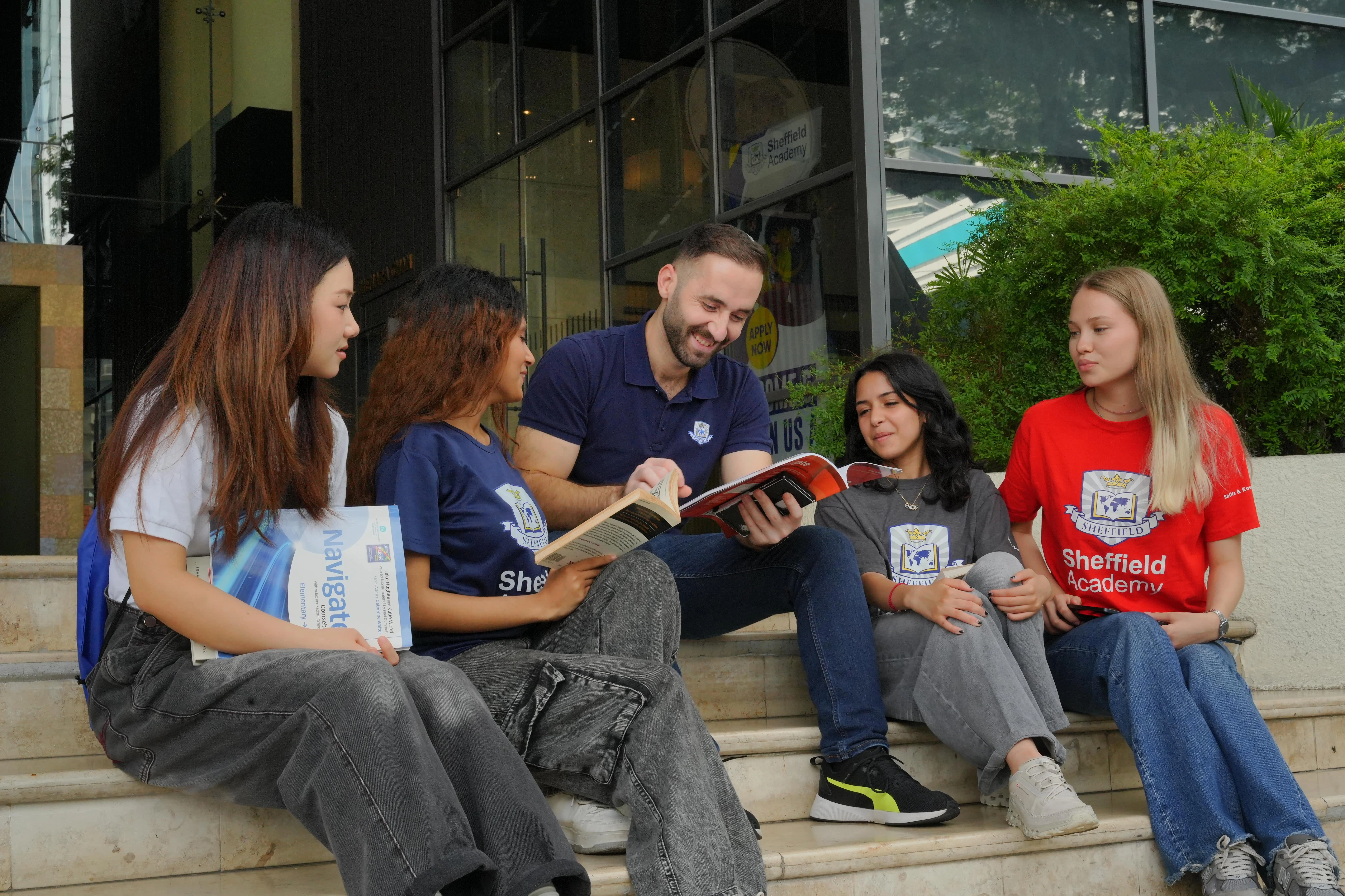 INTENSIVE GENERAL ENGLISH